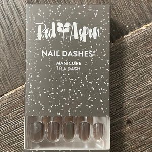 Red Aspen nail dashes